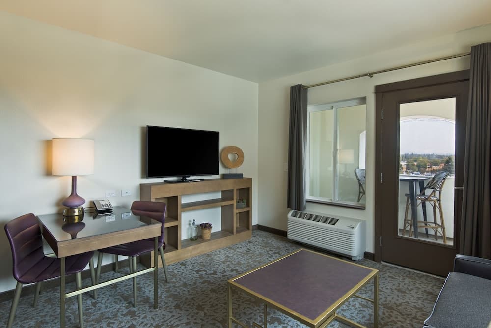 Oxford Suites Sonoma County gallery photo in Rohnert Park, CA — image 36