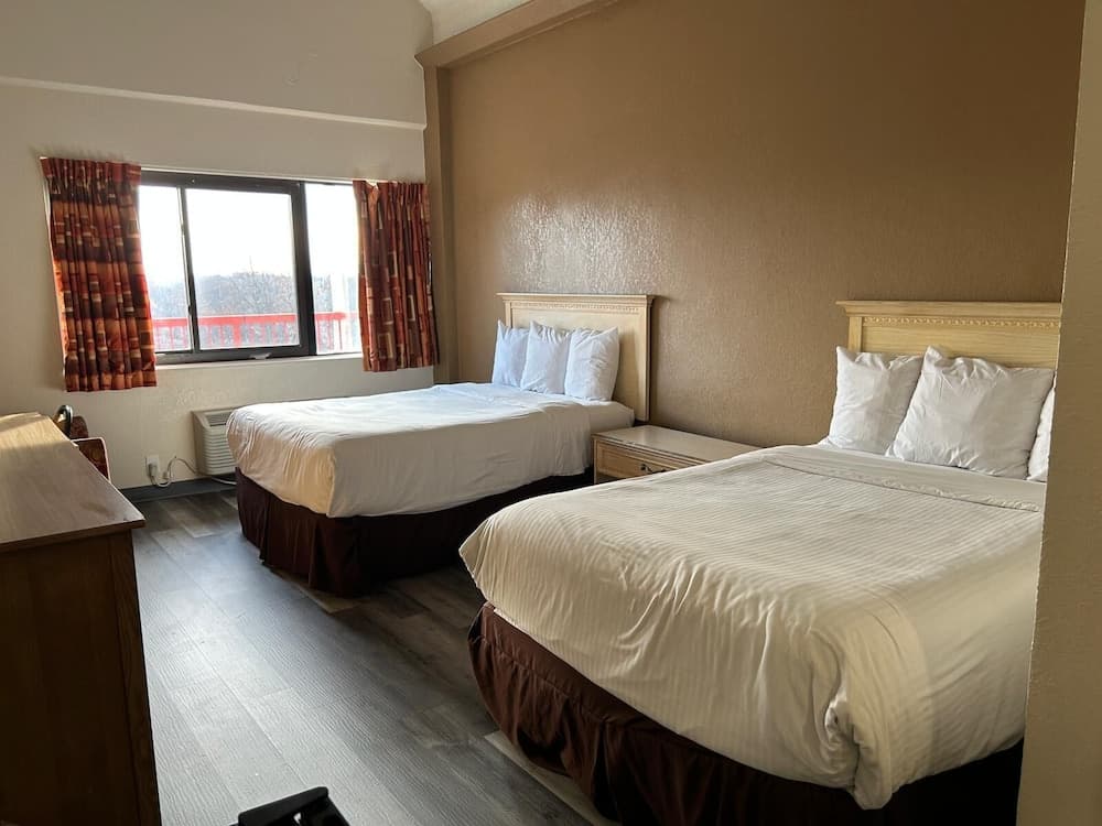 Hilltop Inn & Suites interior in Yonkers, NY — gallery photo 2