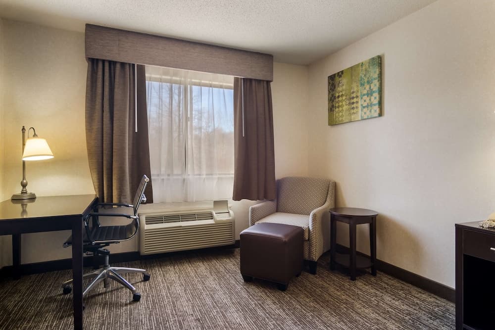 SureStay by Best Western Grove City gallery photo in Grove City, PA — image 34
