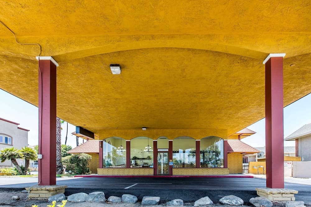 Rodeway Inn & Suites Canyon Lake-Menifee West gallery photo in Menifee, CA — image 24