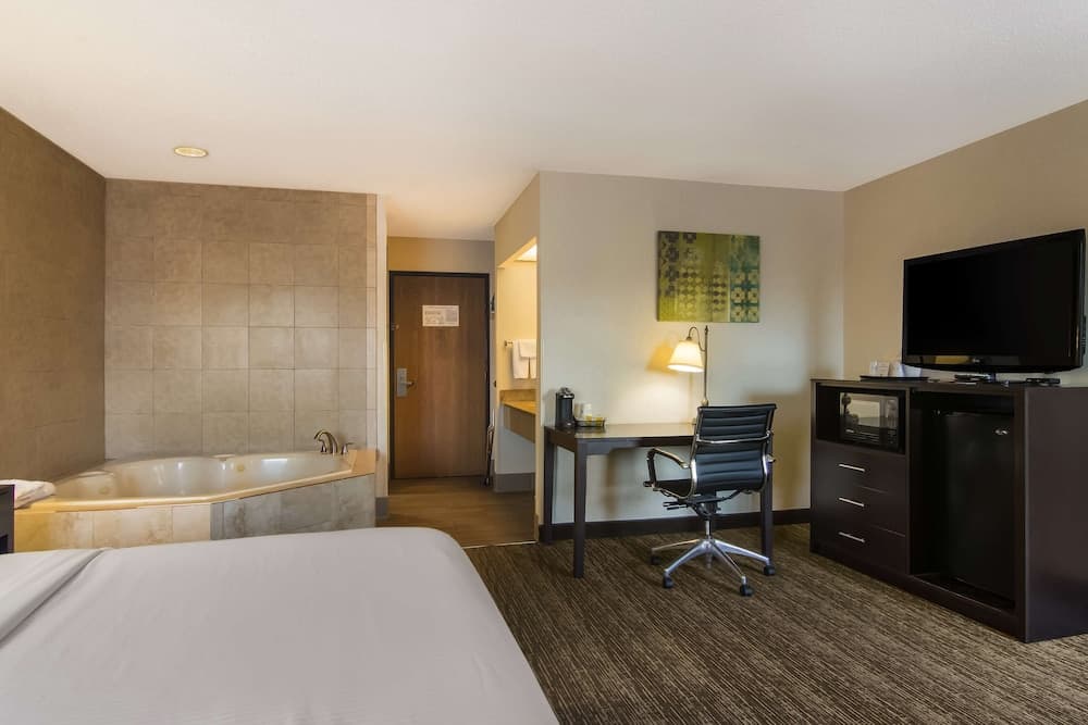 SureStay by Best Western Grove City gallery photo in Grove City, PA — image 37