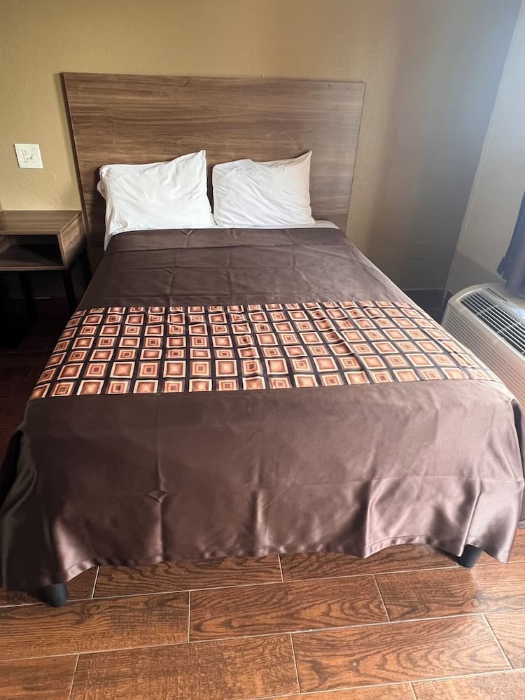 Diamond Inn Motel By OYO Jackson Hwy 80/ I-20 interior in Jackson, MS — gallery photo 2
