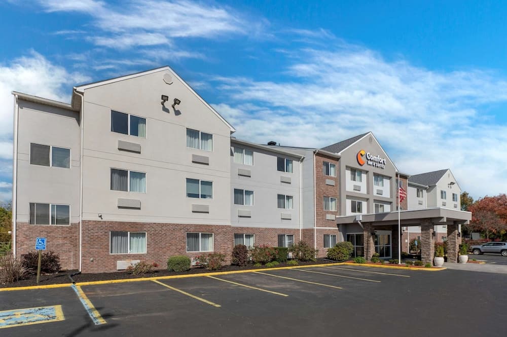 Comfort Inn & Suites Zanesville City Center featured exterior or lobby in Zanesville, OH — similar hotel