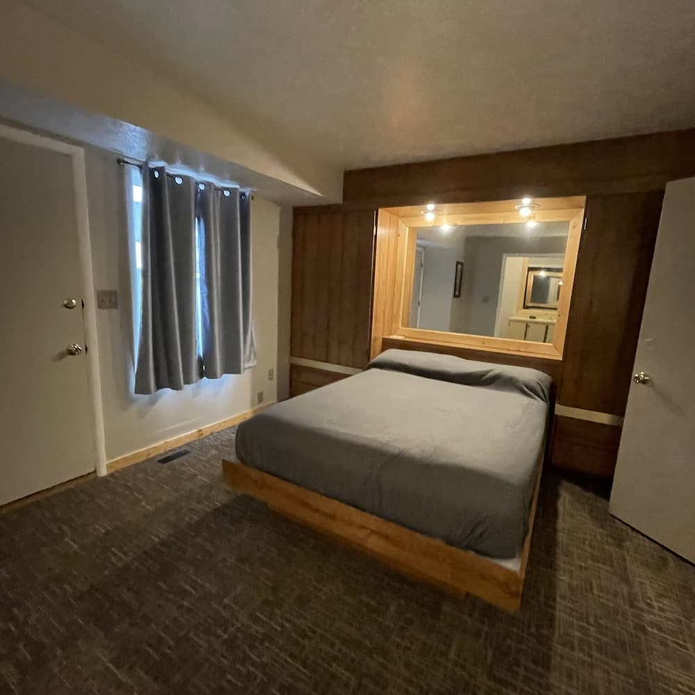 Endless Mountain Resort interior in Union Dale, PA — gallery photo 2