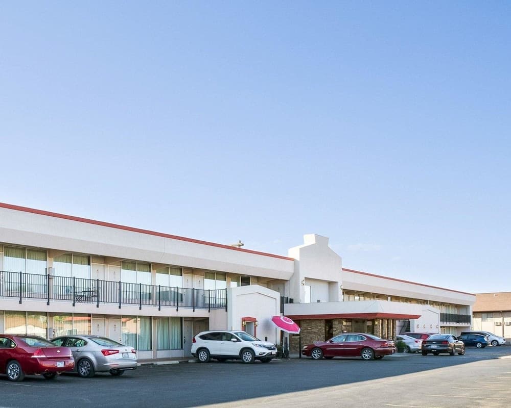 Econo Lodge Wall featured exterior or lobby in Wall, SD — similar hotel