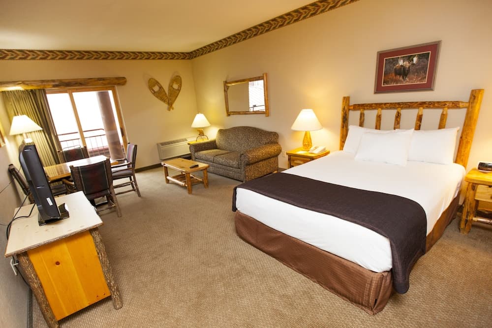 Great Wolf Lodge Traverse City property views in Traverse City, MI — gallery photo 3