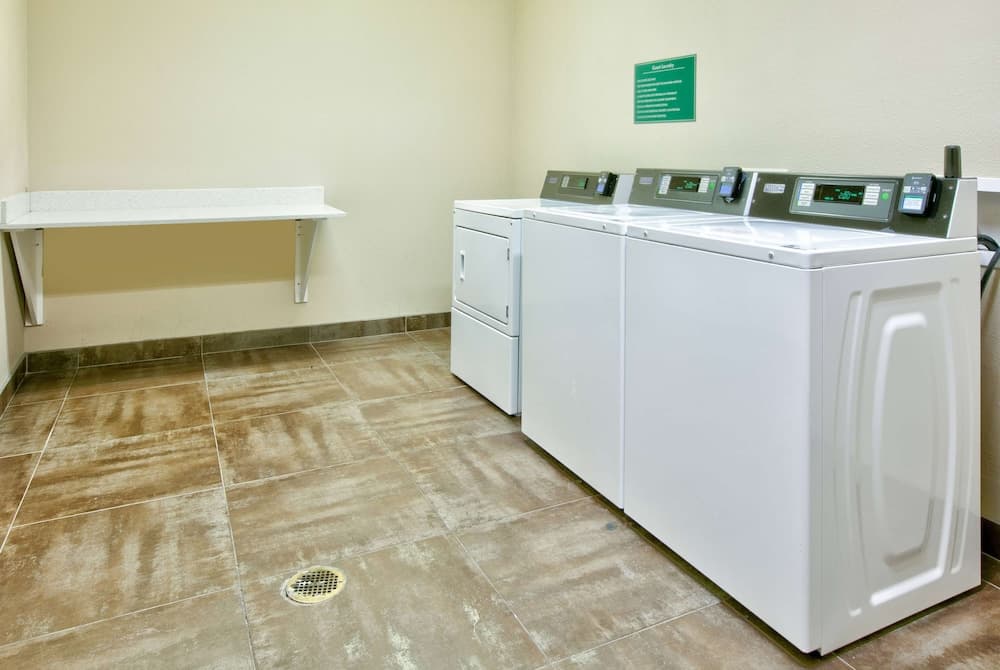 La Quinta Inn & Suites by Wyndham Dallas Grand Prairie South gallery photo in Grand Prairie, TX — image 16