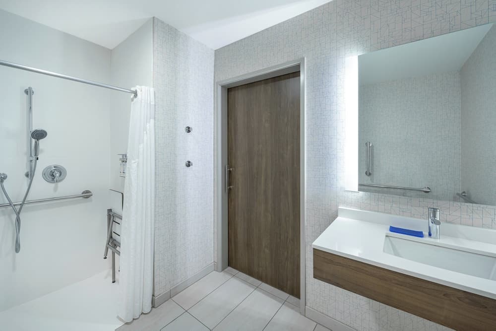 Holiday Inn Express & Suites Phoenix East - Gilbert by IHG gallery photo in Gilbert, AZ — image 24