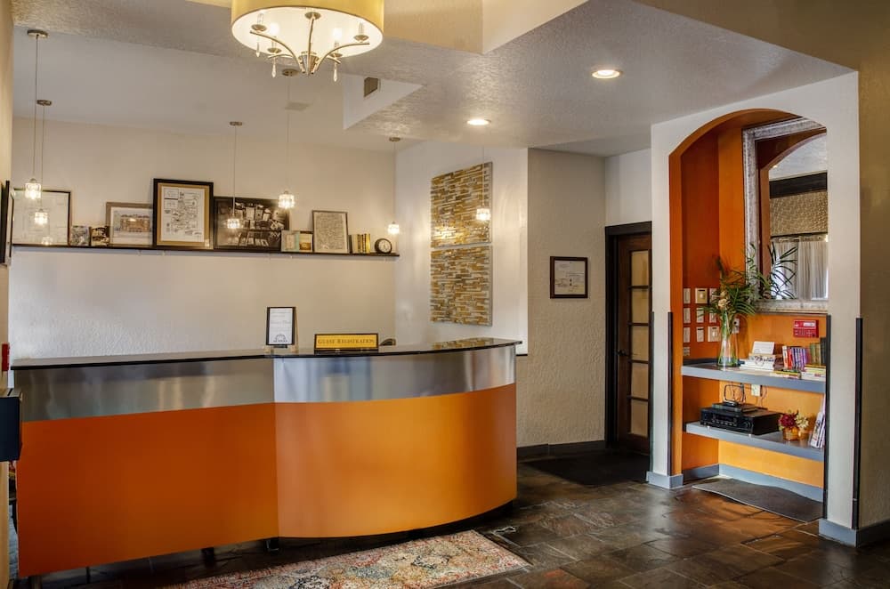 Artisan Downtown interior in DeLand, FL — gallery photo 2