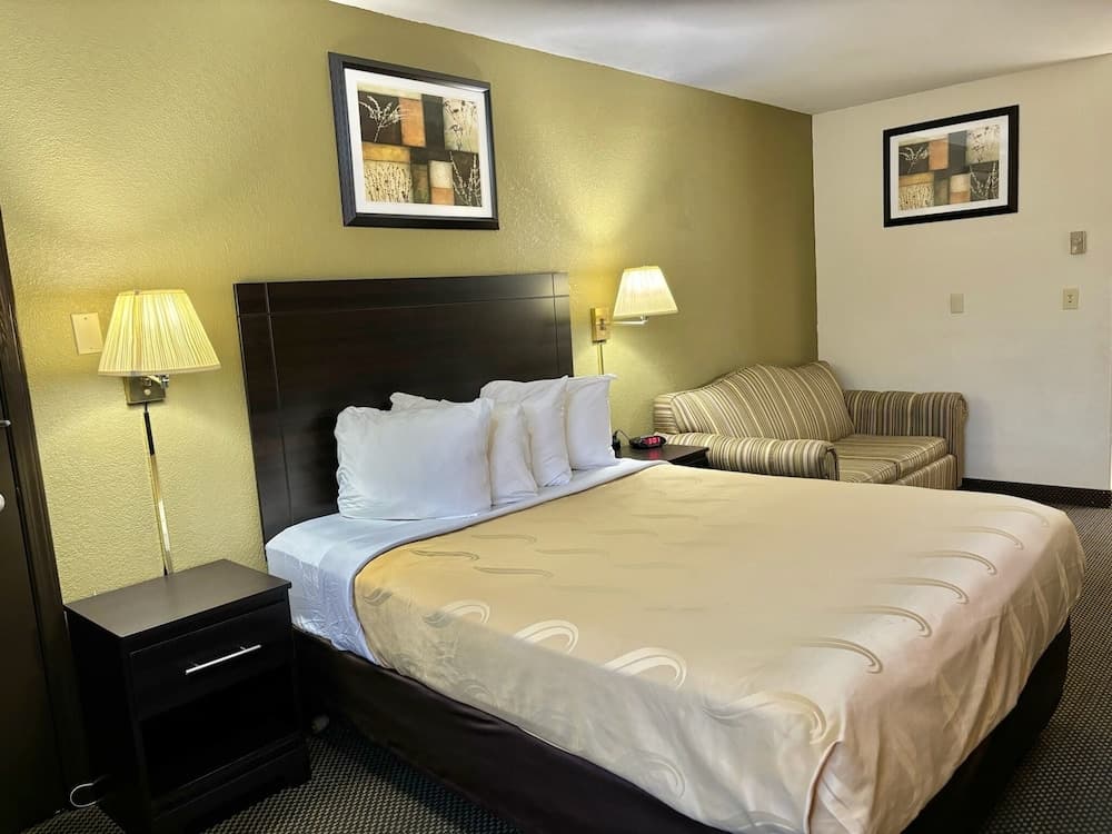 Cozy Inn property views in Centralia, WA — gallery photo 3