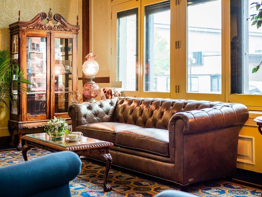 The Lafayette A grand Riverboat Era Hotel interior in Marietta, OH — gallery photo 2