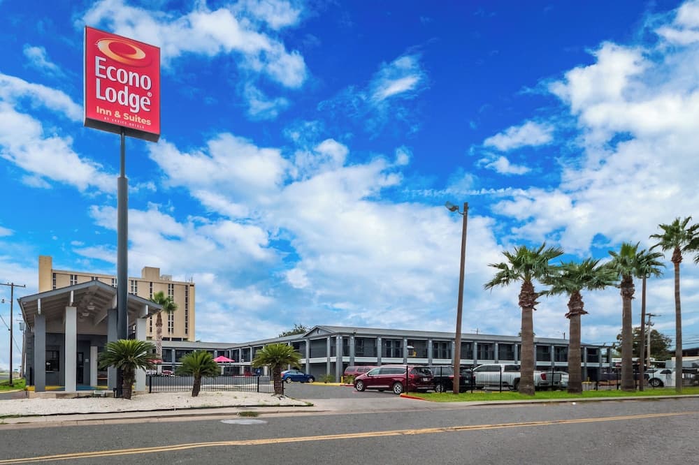 Econo Lodge Inn & Suites Laredo - Nuevo Laredo — hotel in Laredo, Texas