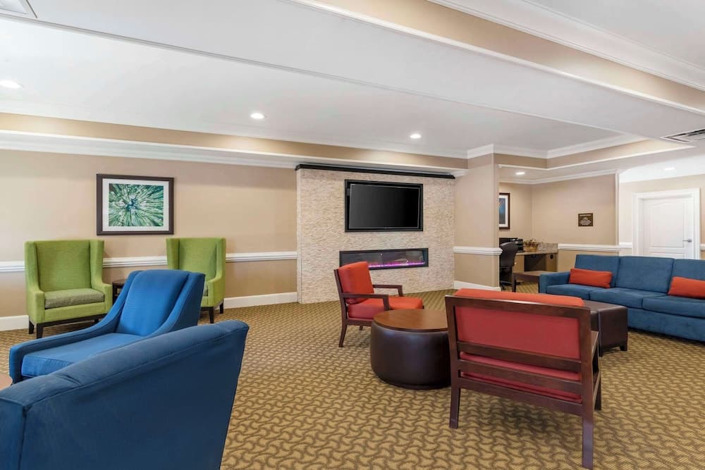 Comfort Inn & Suites Tifton property views in Tifton, GA — gallery photo 3