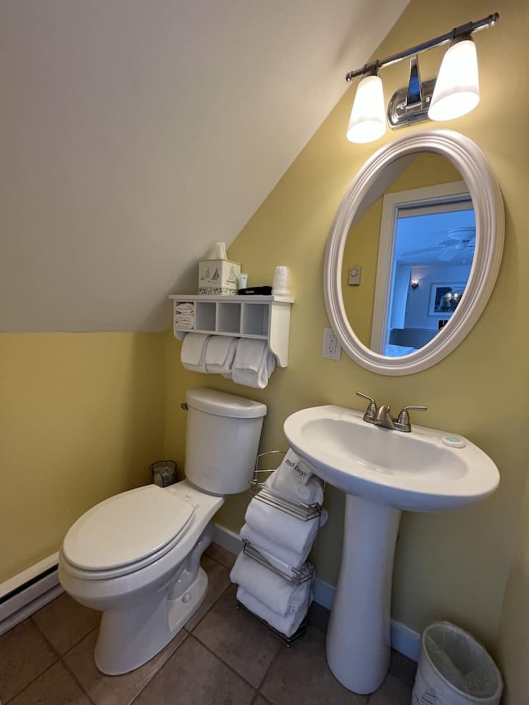 Beach Breeze Inn gallery photo in Falmouth, MA — image 11