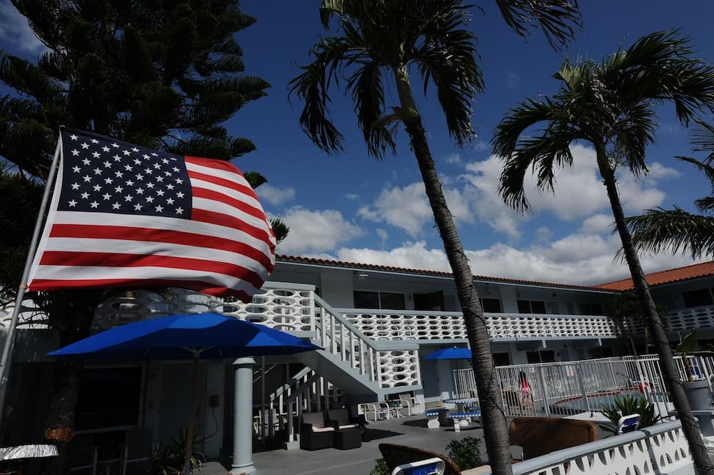 925 Ocean Boutique Hotel featured exterior or lobby in Deerfield Beach, FL — similar hotel