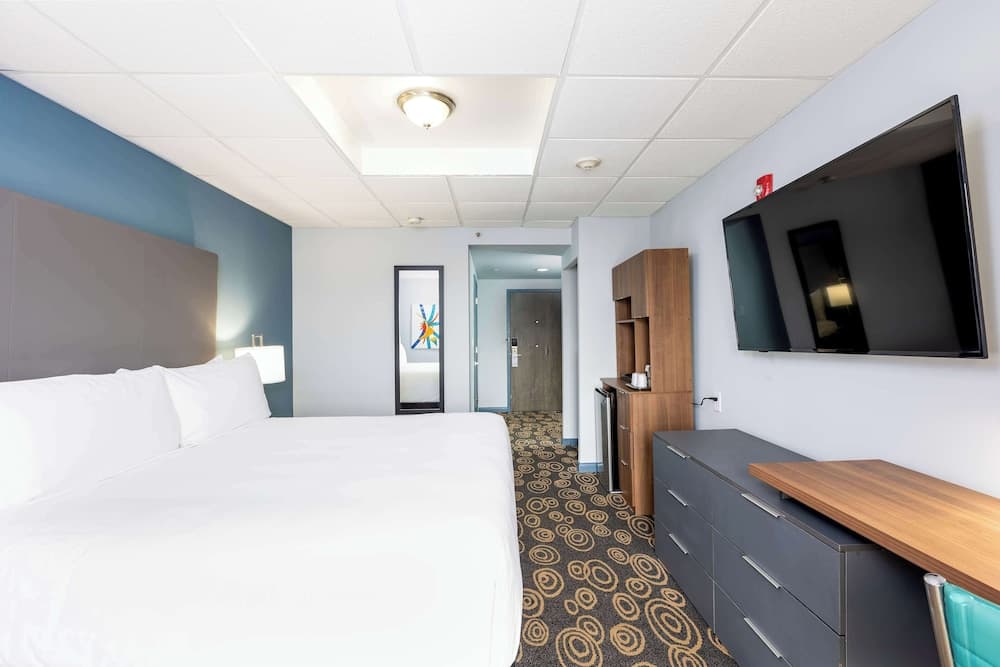 Regency Miami Airport by Sonesta exterior or lobby in Miami, FL — main listing photo