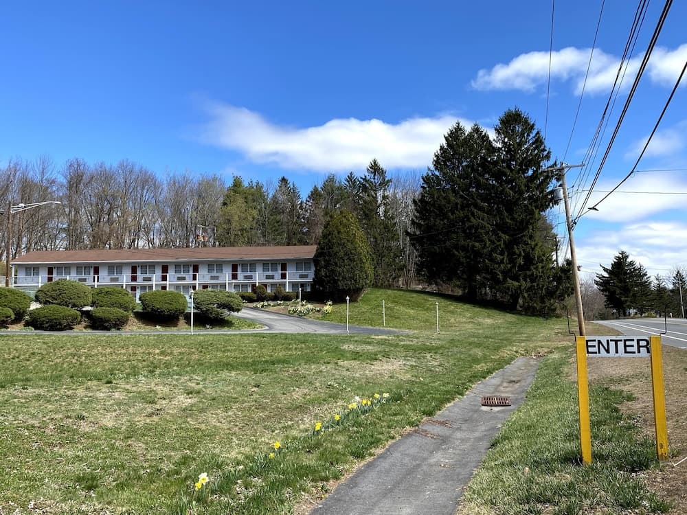Economy Lodge property views in Fiskdale, MA — gallery photo 3