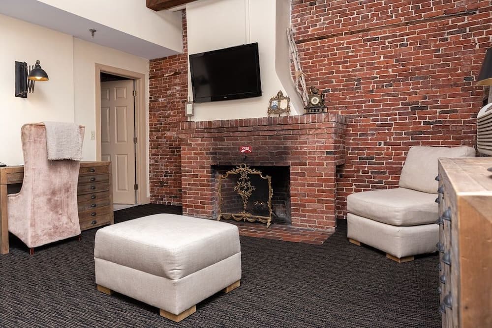 Garrison Inn Boutique Hotel gallery photo in Newburyport, MA — image 32