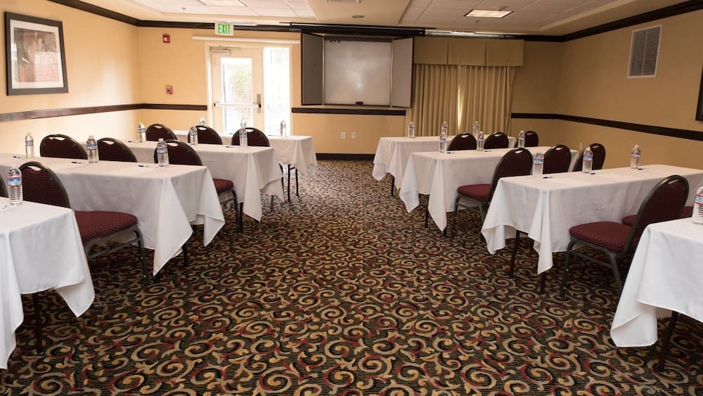 Holiday Inn Express Hotel & Suites Lincoln by IHG gallery photo in Lincoln, CA — image 26