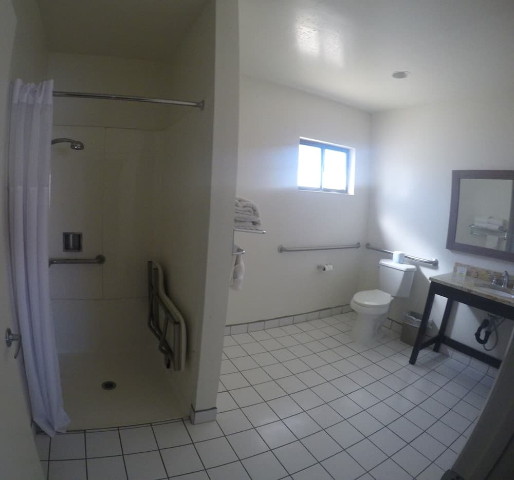 Americas Best Value Inn Blythe interior in Blythe, CA — gallery photo 2
