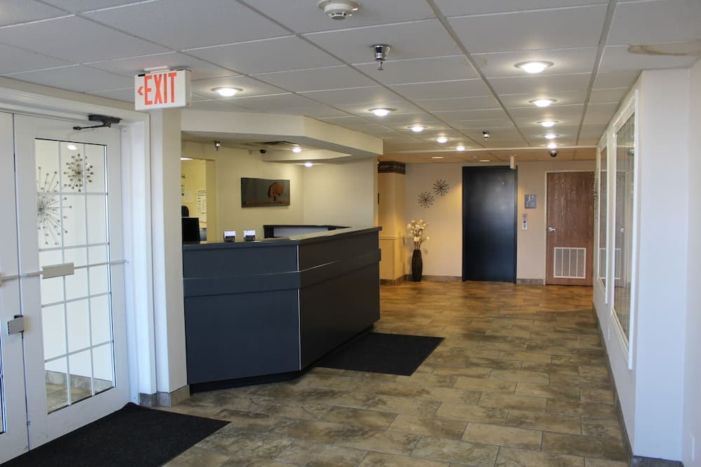 Travelodge by Wyndham Fort Scott interior in Fort Scott, KS — gallery photo 2
