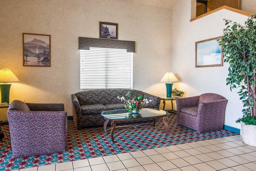 Rodeway Inn Salem Northgate property views in Salem, OR — gallery photo 3