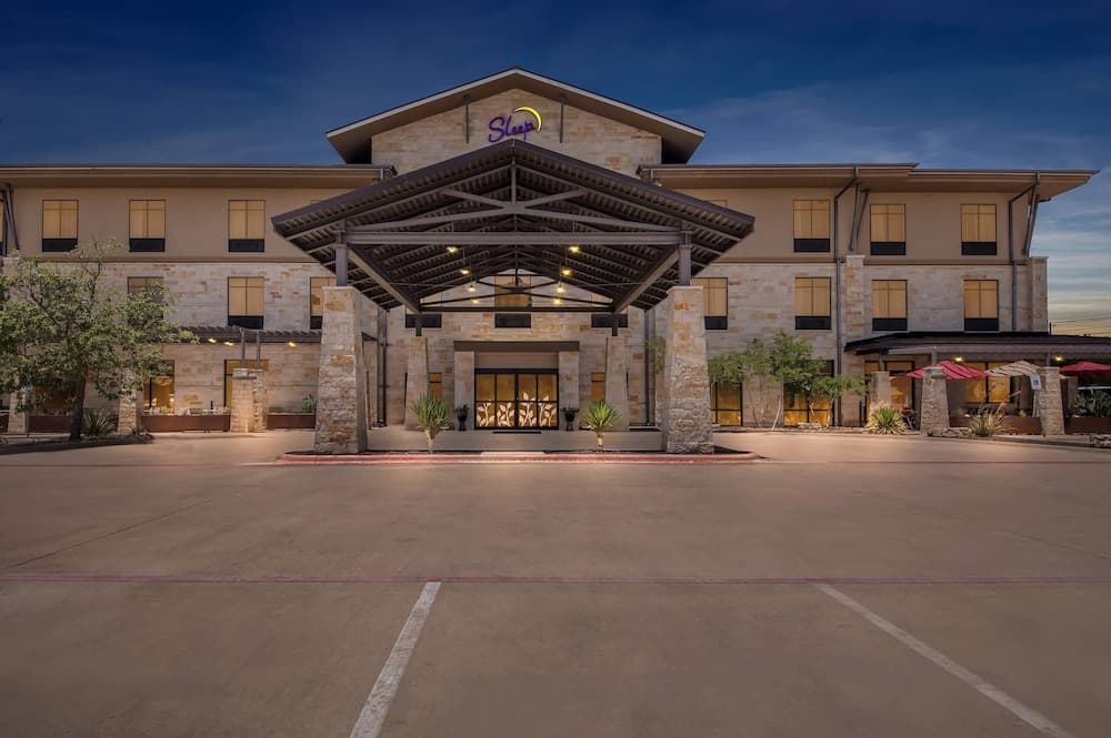 Sleep Inn & Suites Dripping Springs - Austin Area gallery photo in Dripping Springs, TX — image 9