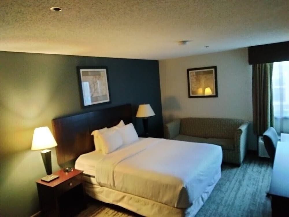 Clarion Hotel San Angelo near Convention Center gallery photo in San Angelo, TX — image 10