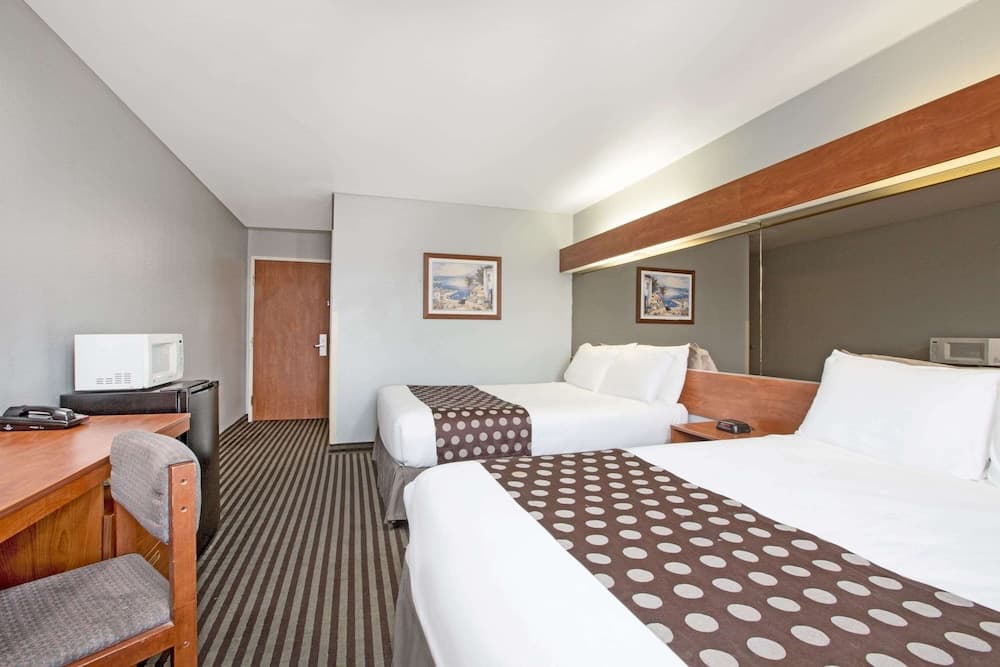 Microtel Inn & Suites by Wyndham Garland/Dallas property views in Garland, TX — gallery photo 3