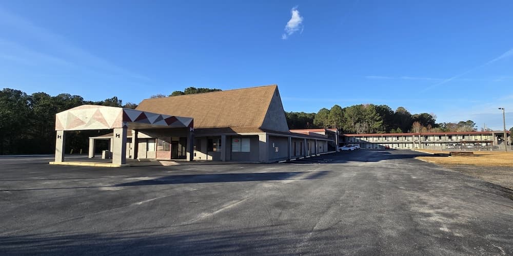 HomeTowne Studios LaGrange gallery photo in LaGrange, GA — image 7
