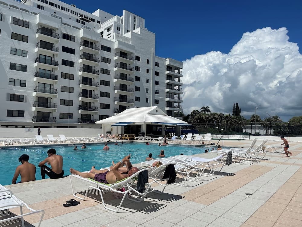 Penthouse oceanview interior in Miami Beach, FL — gallery photo 2