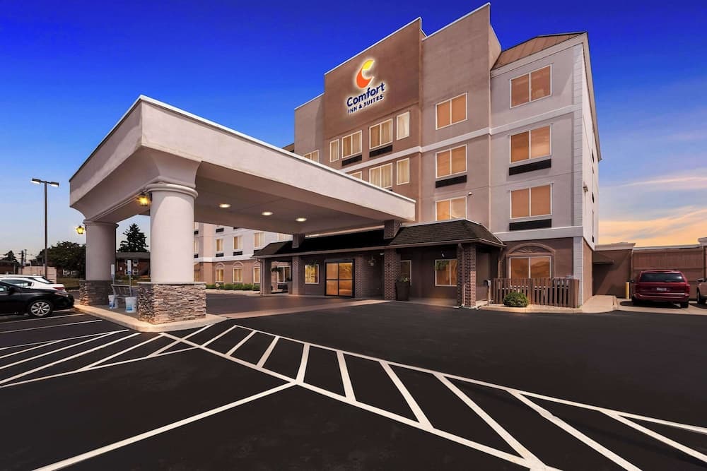 Comfort Inn & Suites Heath - Newark South featured exterior or lobby in Heath, OH — similar hotel