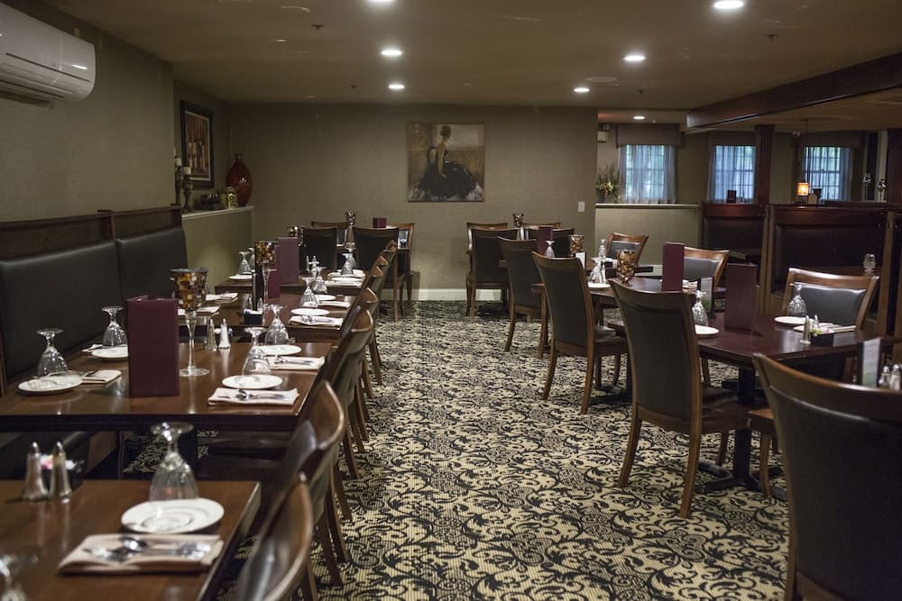 Chocksett Inn and Restaurant gallery photo in Sterling — image 25