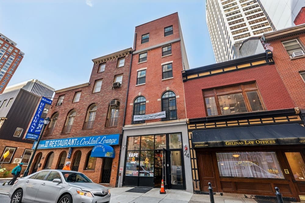 24 Stay Rittenhouse featured exterior or lobby in Philadelphia, PA — similar hotel