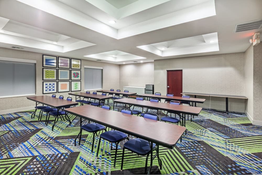 Holiday Inn Express Hotel & Suites Orange by IHG gallery photo in Orange, TX — image 11