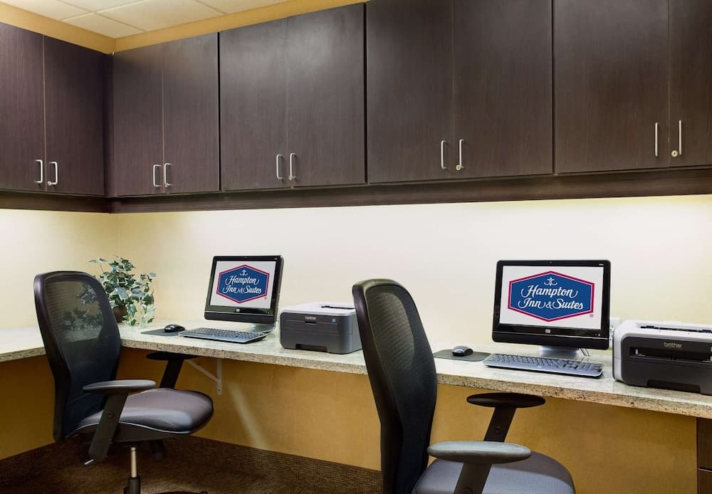 Hampton Inn & Suites Chicago/St. Charles gallery photo in St. Charles, IL — image 13