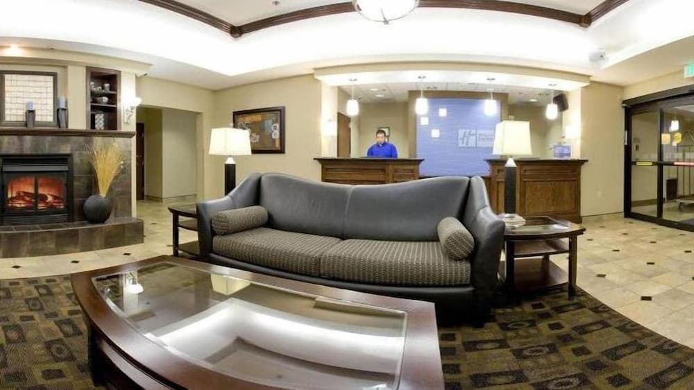Comfort Inn & Suites Miami - Route 66 interior in Miami, OK — gallery photo 2