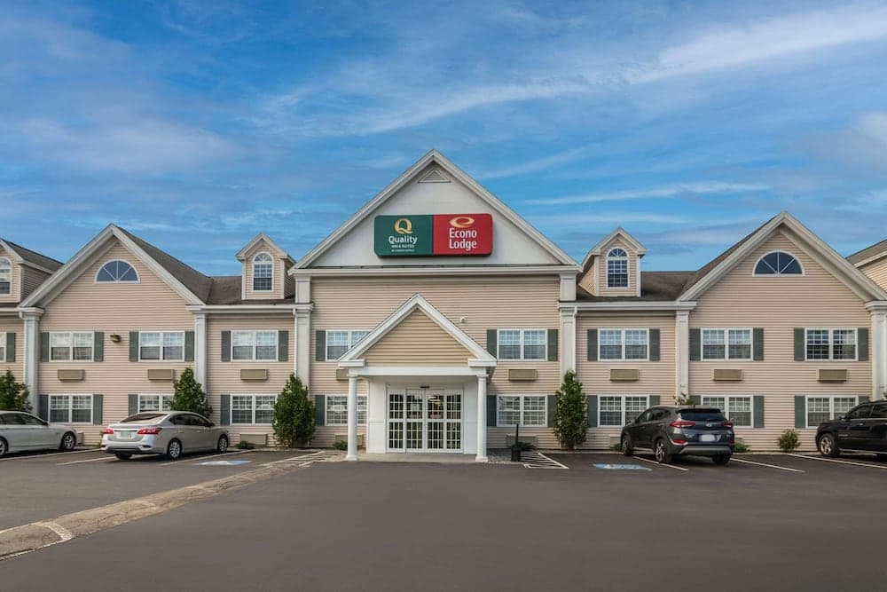 Econo Lodge Auburn I-95 featured exterior or lobby in Auburn, ME — similar hotel