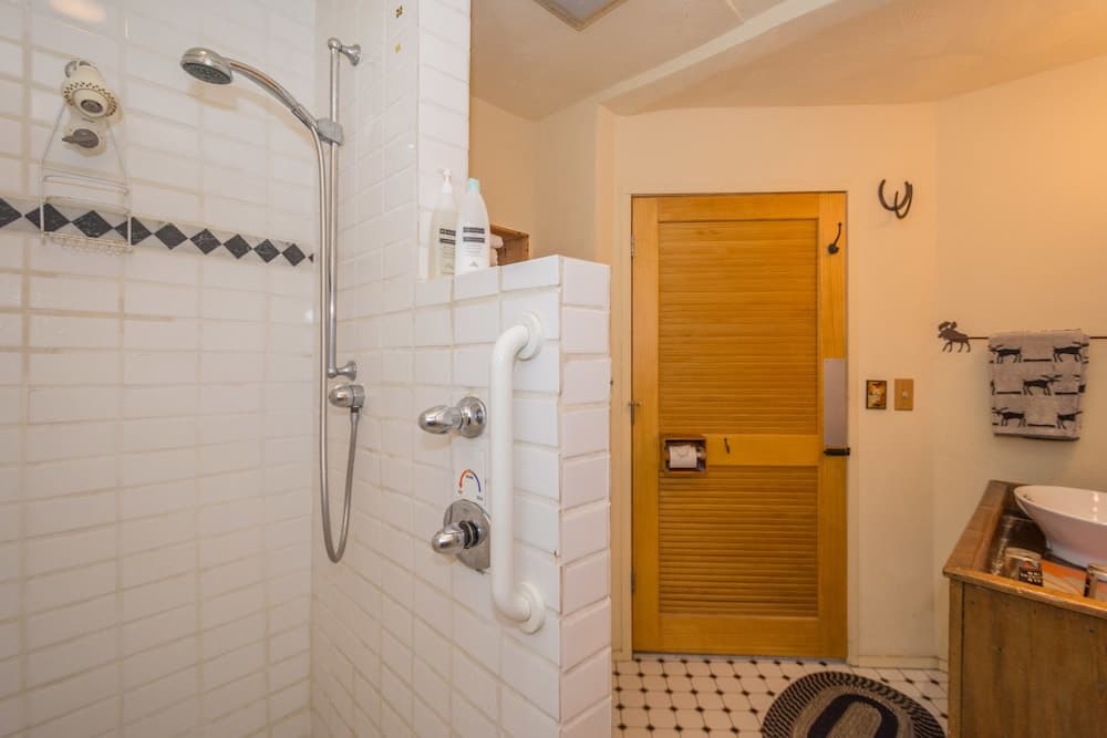 Ann Arbor B&B Inn property views in Ann Arbor, MI — gallery photo 3