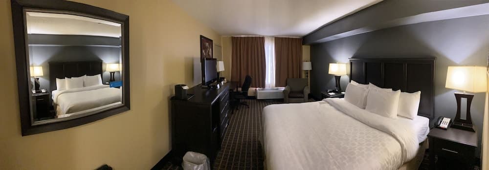 Days Inn & Suites by Wyndham Norton Shores/Muskegon property views in Muskegon, MI — gallery photo 3