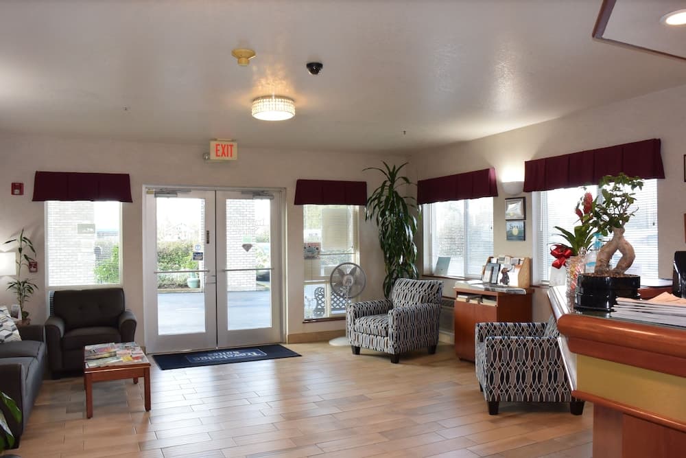 Travelodge Suites by Wyndham Newberg gallery photo in Newberg, OR — image 84