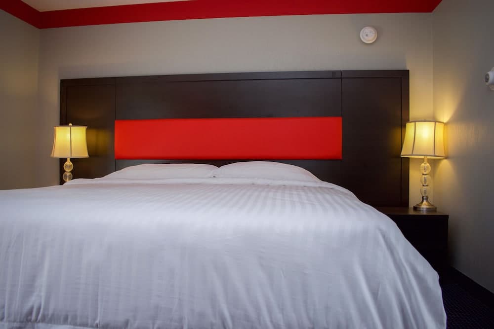 Travel Inn interior in North Kingstown — gallery photo 2