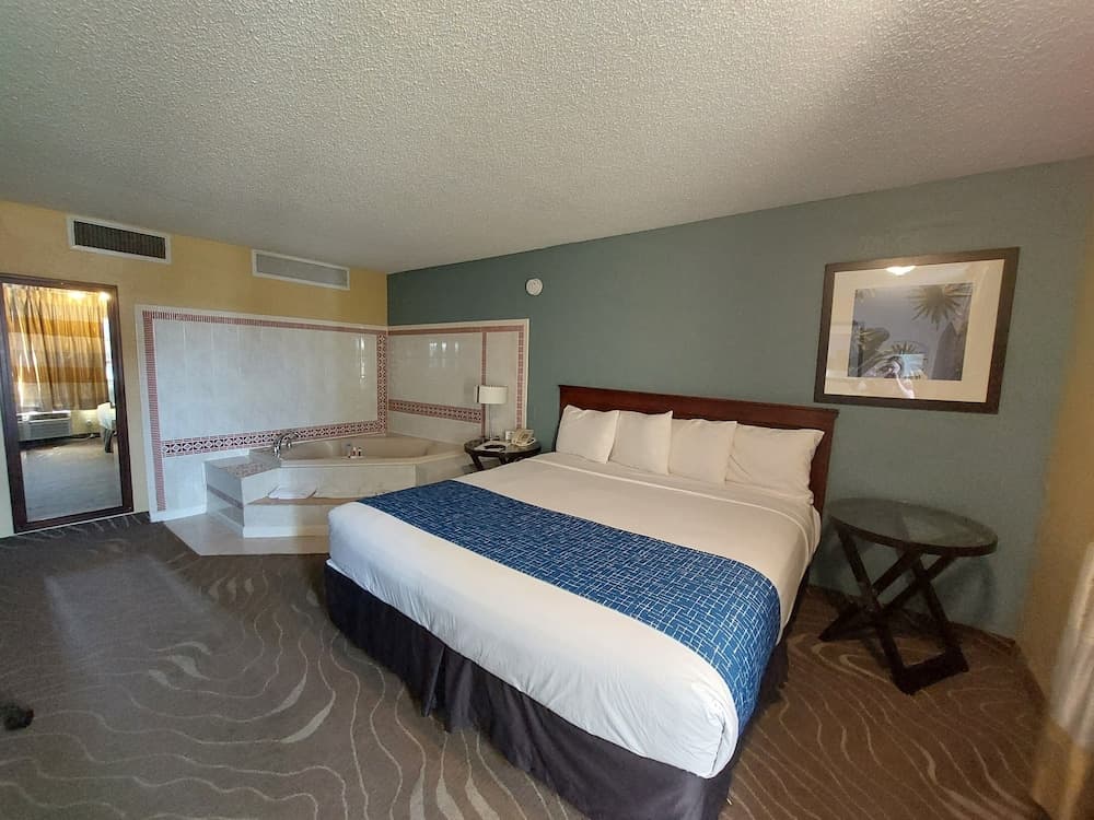 Ville 718 property views in Grand Junction, CO — gallery photo 3