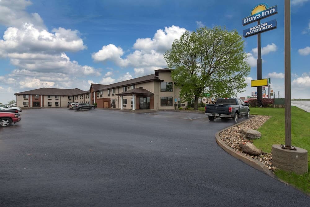 Days Inn by Wyndham Mitchell SD featured exterior or lobby in Mitchell, SD — similar hotel