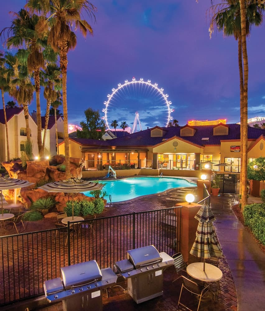 Holiday Inn Club Vacations at Desert Club Resort by IHG featured exterior or lobby in Las Vegas, NV — similar hotel