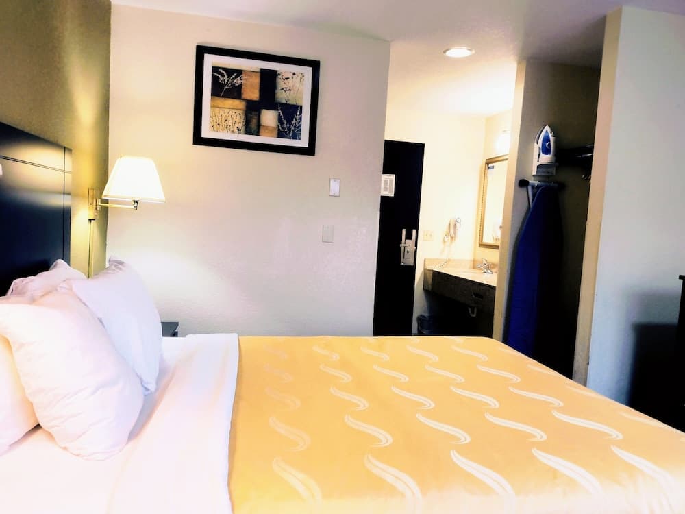 Cozy Inn property views in Centralia, WA — gallery photo 3