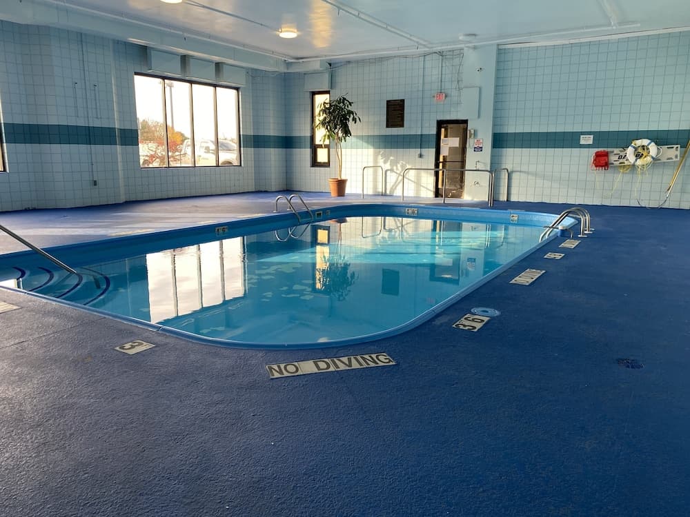 Baymont by Wyndham Flint Airport North gallery photo in Flint, MI — image 45