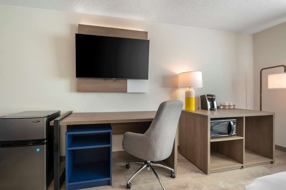 Comfort Inn & Suites Zanesville City Center gallery photo in Zanesville, OH — image 6