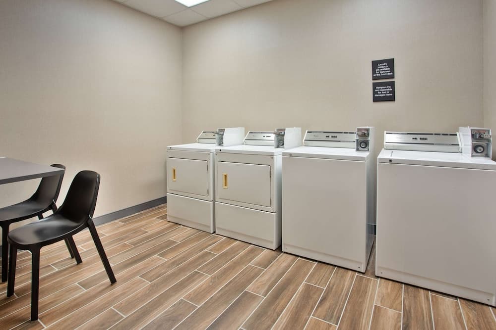 Hampton Inn & Suites Lady Lake/The Villages interior in The Villages, FL — gallery photo 2