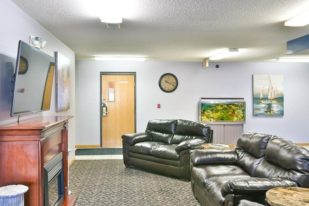 Amerivu Inn And Suites New Richmond gallery photo in New Richmond, WI — image 21